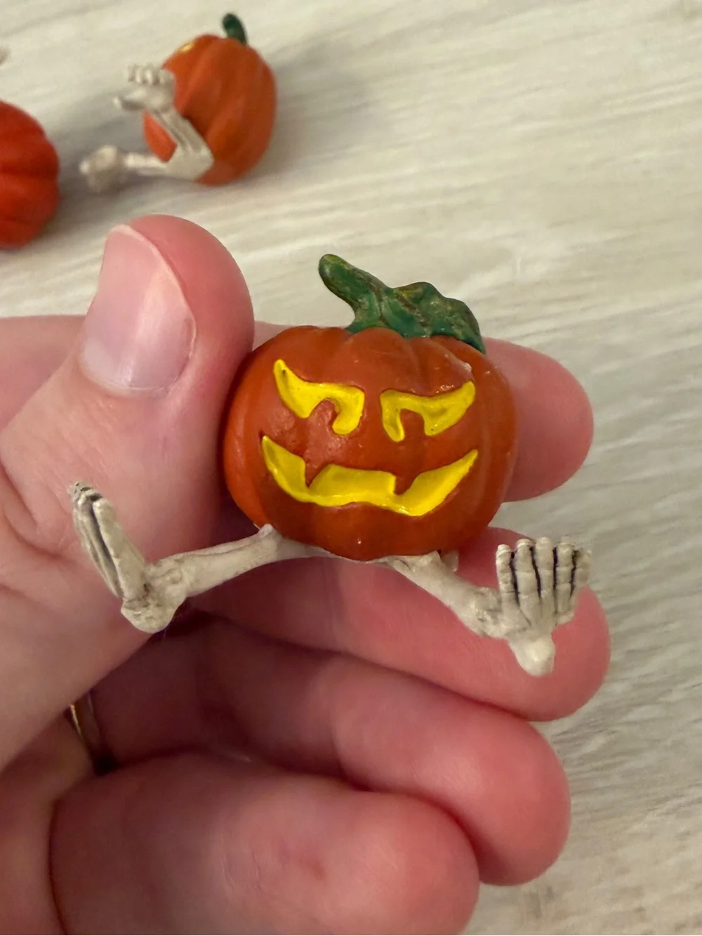 Dept 56 Halloween Village Accessories - Pumpkin Heads (#800029) - Set of 5 w Box